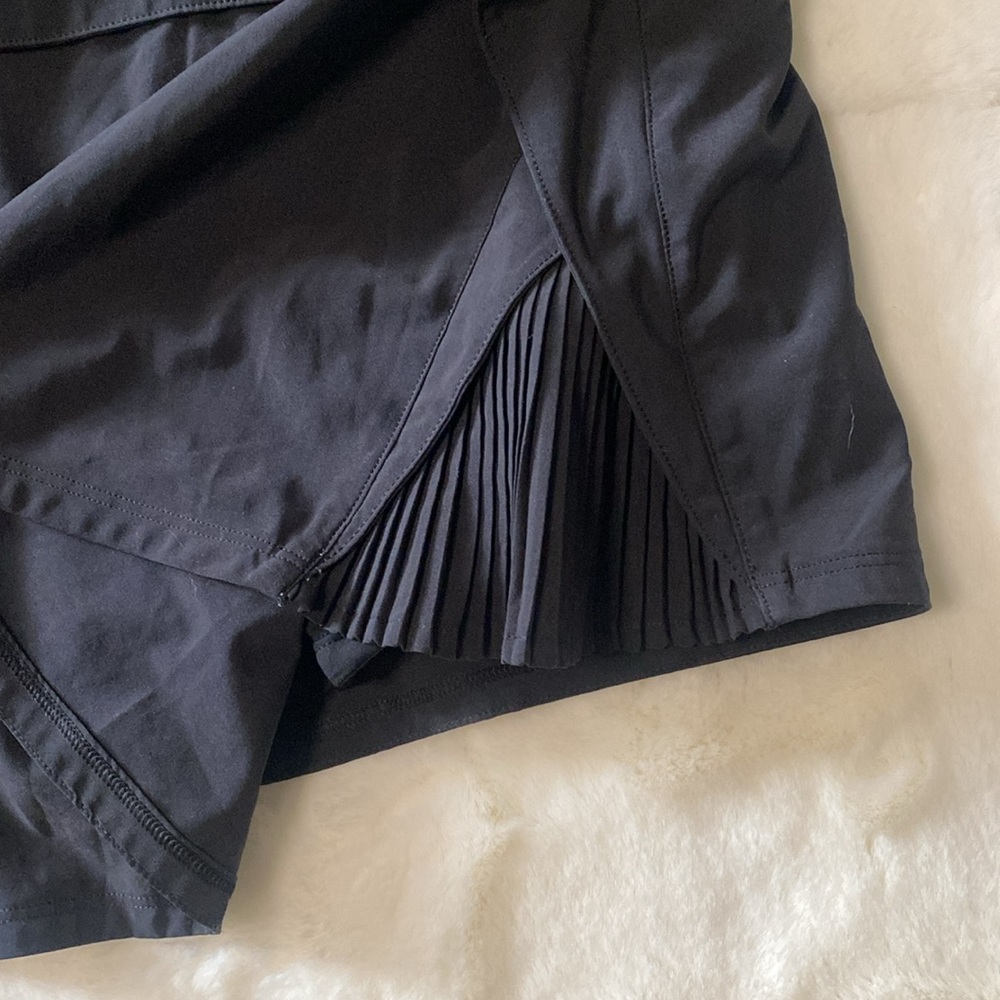 Lululemon - Picture 5 of 6